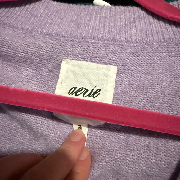 Aerie Women's Soft Purple V-Neck Sweater - Picture 5 of 6